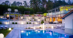 Freibecken im Hotel und Spa in Konzell Außenbecken im Wellnesshotel im Bayerischen Wald
